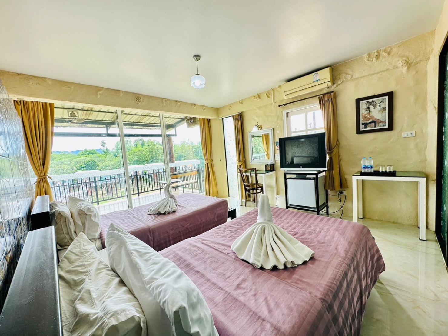 Yoko River Kwai Resort Ban Huai Maenam Noi Екстериор снимка